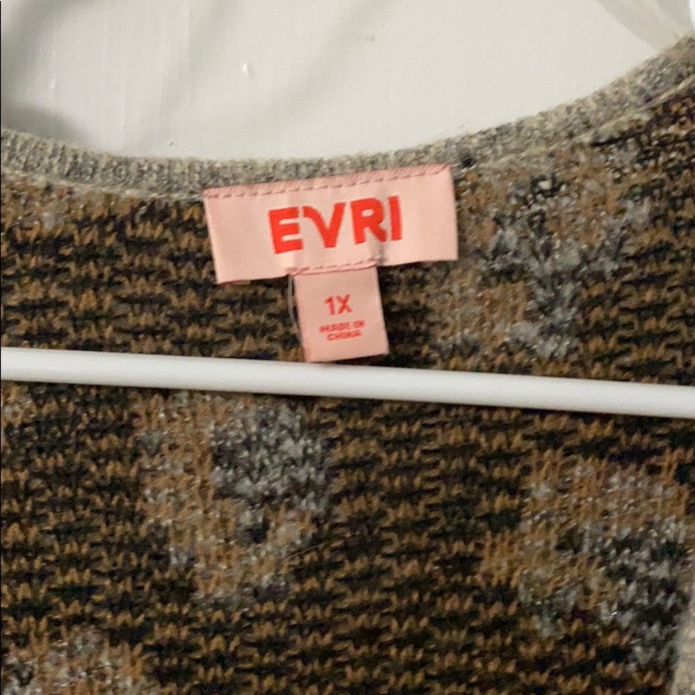 Cheetah sweater - Picture 2 of 3